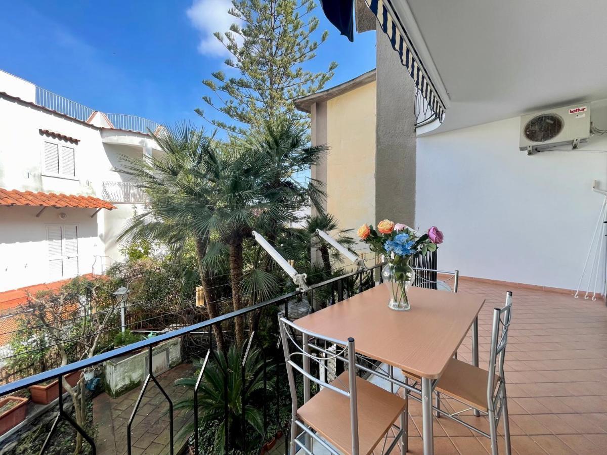 Casa Vacanze Mariafrancesca Искья Экстерьер фото