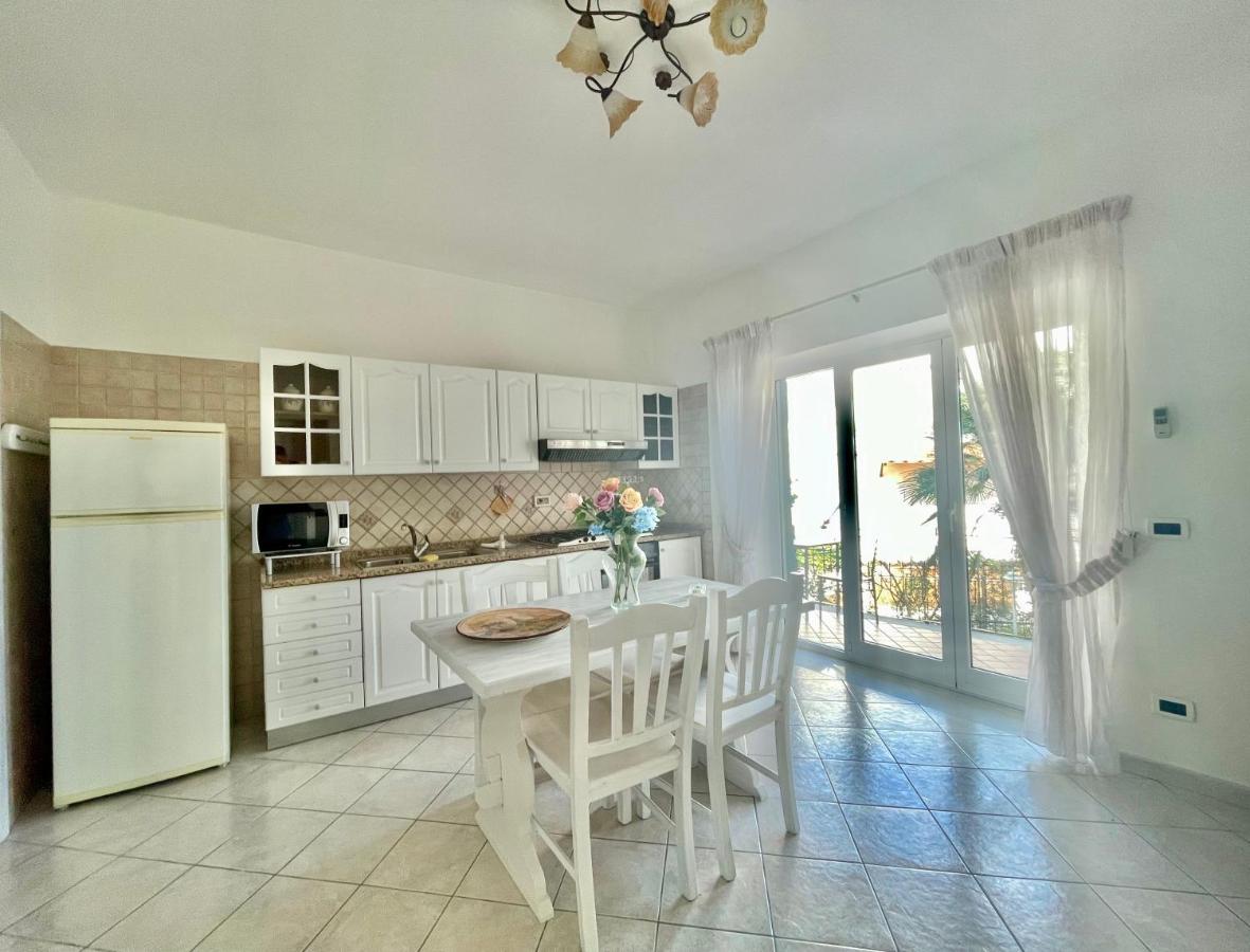 Casa Vacanze Mariafrancesca Искья Экстерьер фото