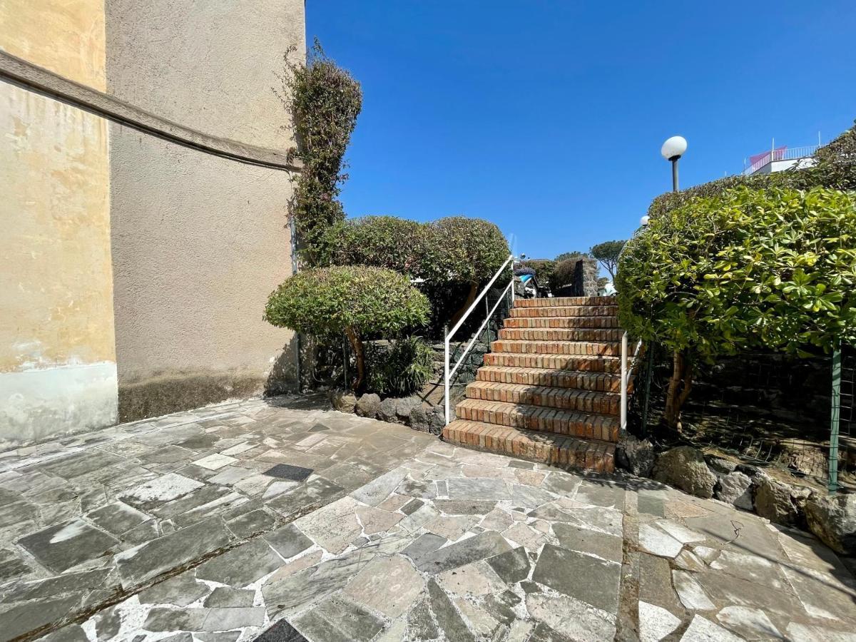 Casa Vacanze Mariafrancesca Искья Экстерьер фото